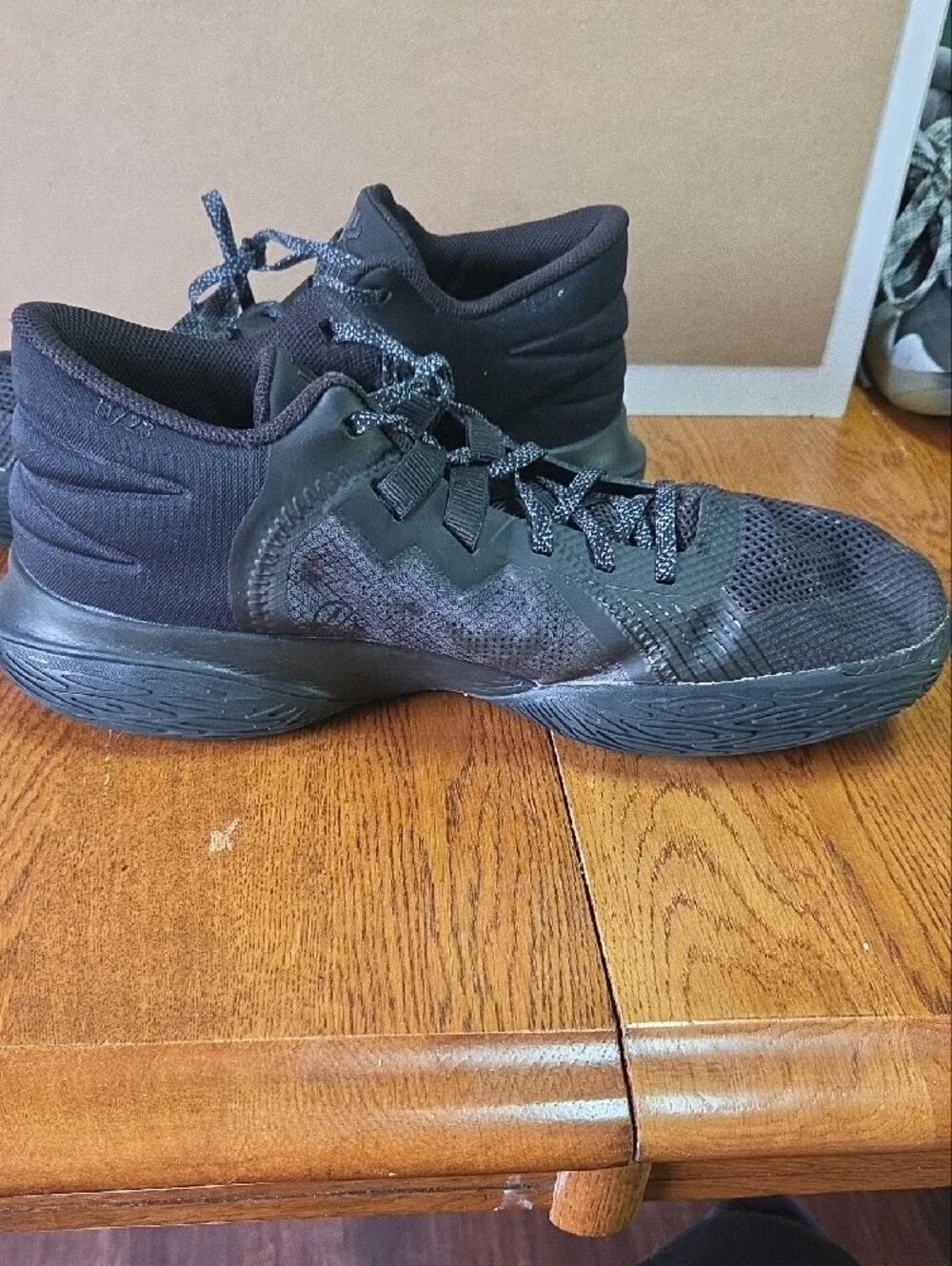 Nike Kyrie Flytrap 5Black Men's Low-Top Performance Basketball Sneakers